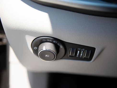 Used 2022 Jeep Compass Latitude AWD/4WD image 18