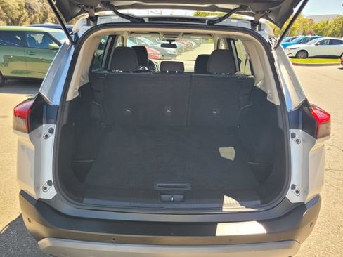 Used 2023 Nissan Rogue SV FWD image 8
