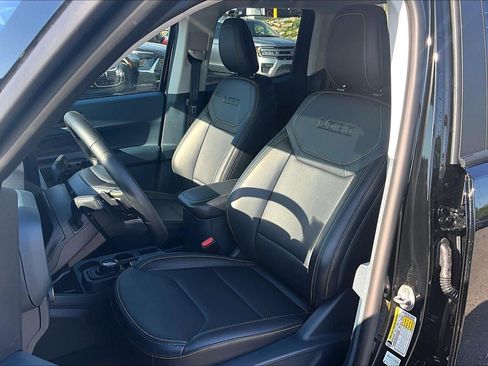 Used 2025 Ford Maverick Lobo AWD/4WD image 22