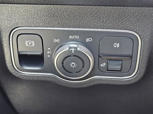 Certified 2023 Mercedes-Benz GLB 250 image 14