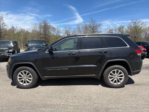 Certified 2022 Jeep Grand Cherokee Laredo E AWD/4WD image 1