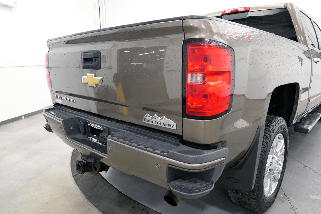 Used 2015 Chevrolet Silverado 2500 High Country w/ High Country Premium Package AWD/4WD image 36