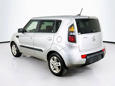 Used 2010 Kia Soul + w/ Audio Pkg FWD image 4