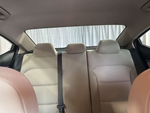 Used 2018 Hyundai Elantra SE image 17