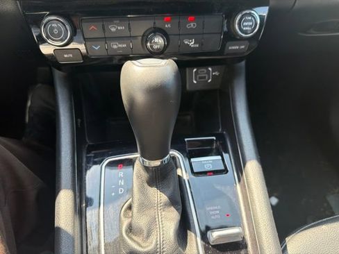 Used 2024 Jeep Compass Latitude AWD/4WD image 17