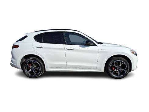 Used 2023 Alfa Romeo Stelvio Veloce image 7