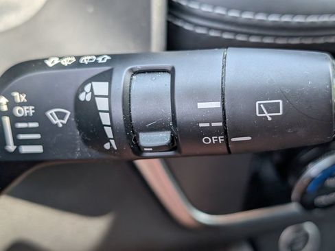 Certified 2023 Nissan Rogue SV FWD image 25