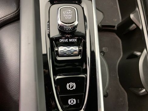 Used 2019 Volvo XC60 T5 Inscription w/ Protection Package Premier image 14