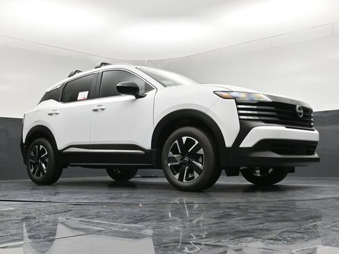 New 2026 Nissan Kicks SV w/ Cold Weather Package AWD/4WD image 19