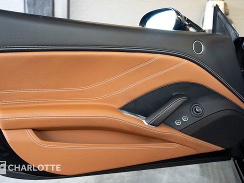 Used 2016 Ferrari California T image 19