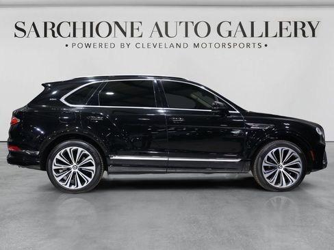 Used 2021 Bentley Bentayga w/ First Edition Specification AWD/4WD image 7