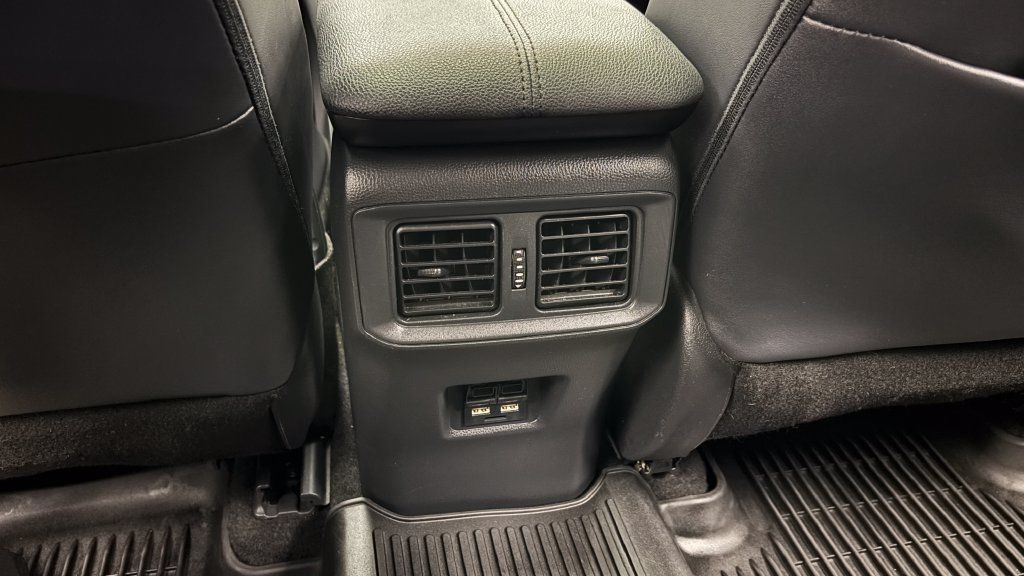 Used 2021 Toyota RAV4 XLE Premium AWD/4WD image 29