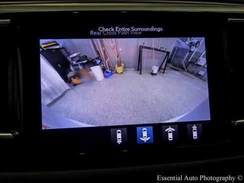 Used 2018 Chrysler Pacifica Touring-L Plus w/ Advanced Safetytec Group image 21