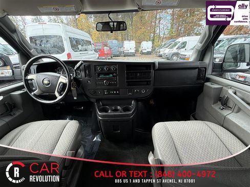 Used 2017 Chevrolet Express 3500 LT w/ LT Preferred Equipment Group RWD image 11