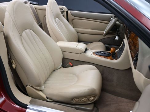 Used 1998 Jaguar XK8 Convertible image 14
