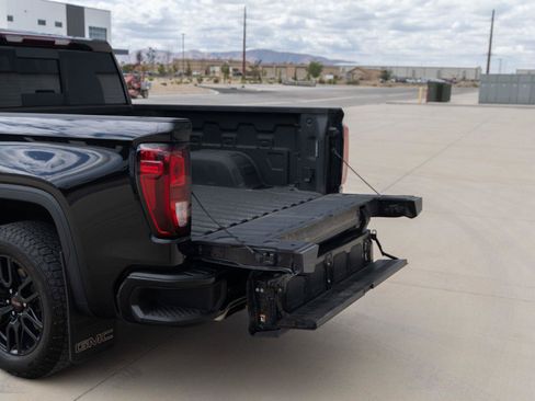 Used 2024 GMC Sierra 1500 Elevation w/ Elevation Premium Package AWD/4WD image 16