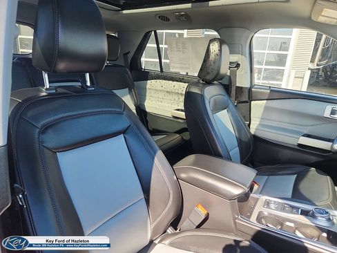Used 2023 Ford Explorer XLT w/ Equipment Group 202A AWD/4WD image 36