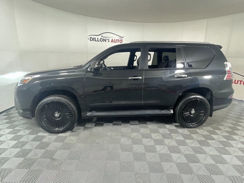 Used 2023 Lexus GX 460 Premium w/ Premium Package image 3