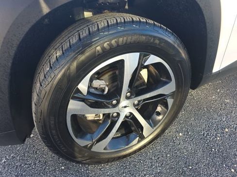 Used 2024 Chevrolet Trax RS image 8