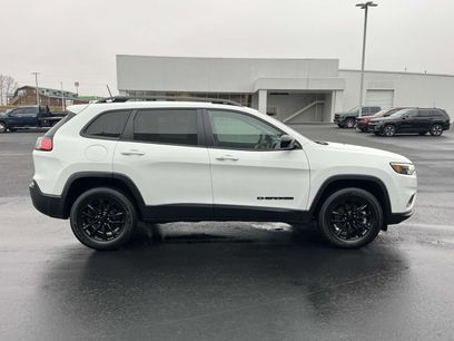 Used 2023 Jeep Cherokee Altitude Lux