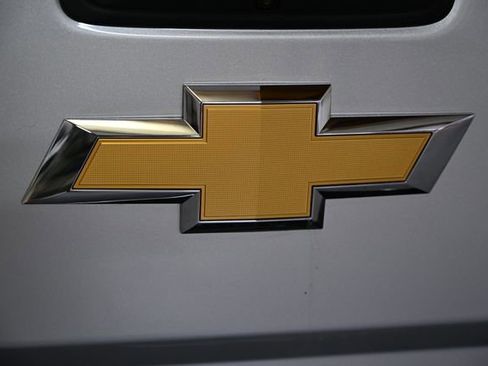 Used 2018 Chevrolet Silverado 1500 LT w/ LT Eassist Package image 9