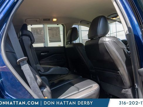 Used 2023 Nissan Pathfinder SL AWD/4WD image 22