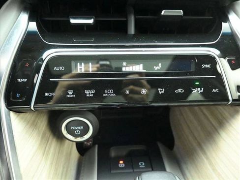 Used 2024 Toyota Venza Limited AWD/4WD image 16