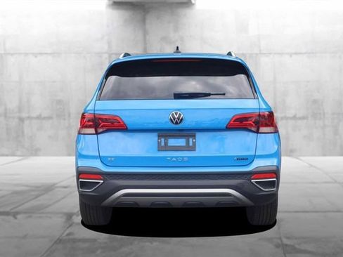 Certified 2024 Volkswagen Taos SE w/ Panoramic Sunroof Package AWD/4WD image 6