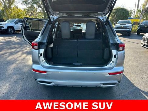 Used 2024 Mitsubishi Outlander SE Black Edition FWD image 17