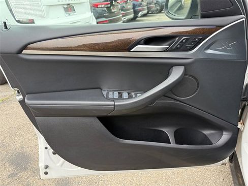 Used 2023 BMW X4 xDrive30i image 11