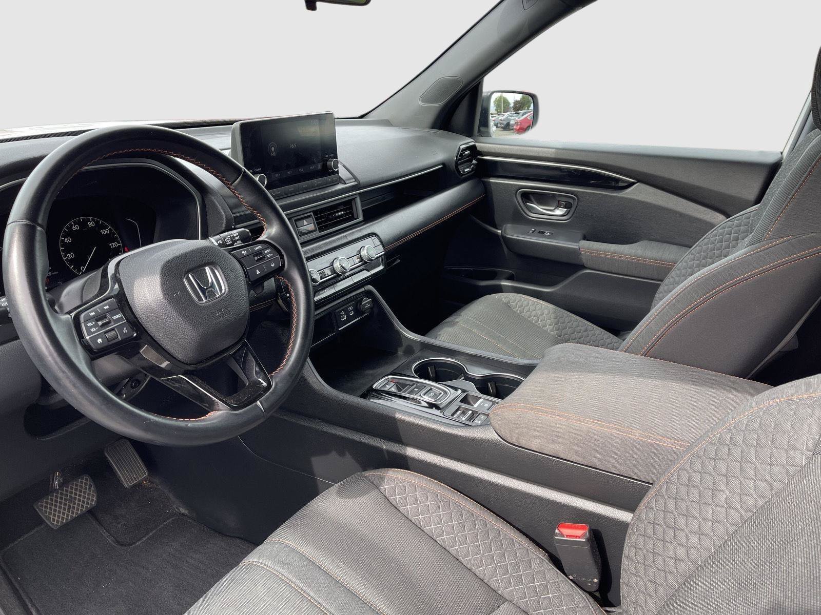 Used 2023 Honda Pilot Sport image 4