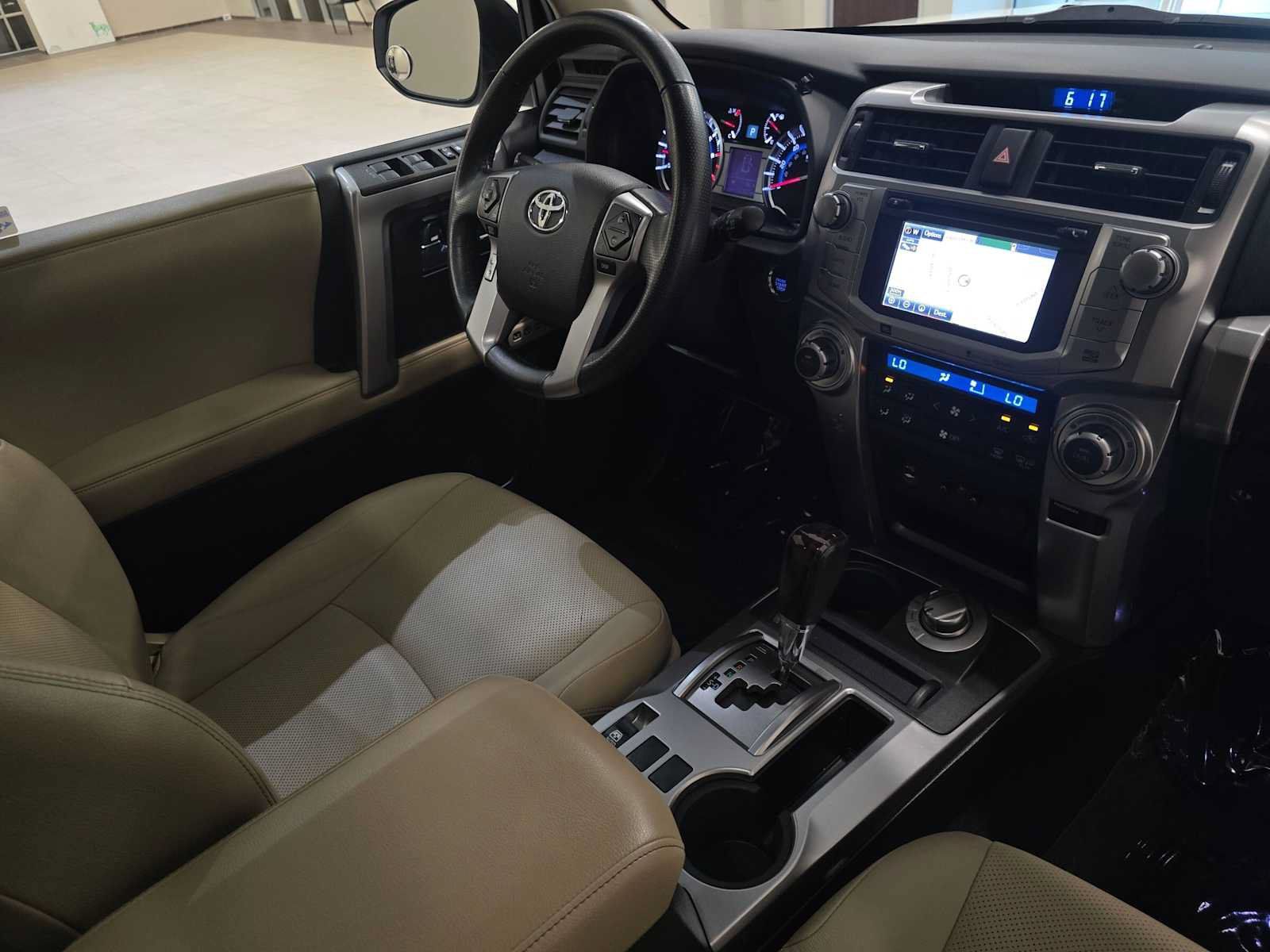 Used 2015 Toyota 4Runner Limited AWD/4WD image 30
