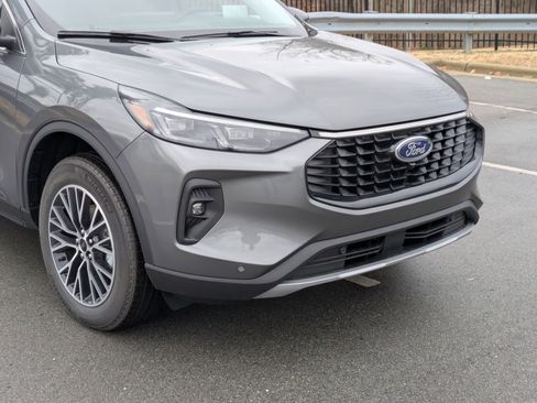 New 2026 Ford Escape SE w/ PHEV Premium Package FWD image 10