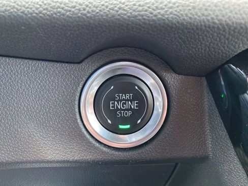 Used 2024 Chevrolet Traverse LT AWD/4WD image 16