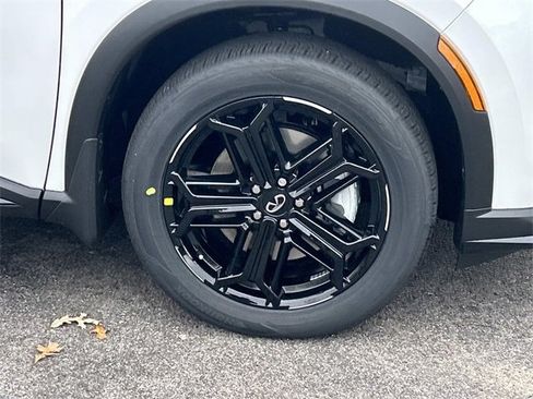 New 2026 INFINITI QX60 Sport image 9