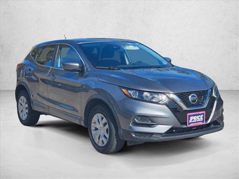 Used 2020 Nissan Rogue Sport S image 3