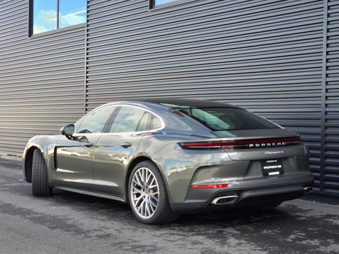 New 2026 Porsche Panamera 4 image 3