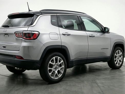Used 2025 Jeep Compass Limited AWD/4WD image 9