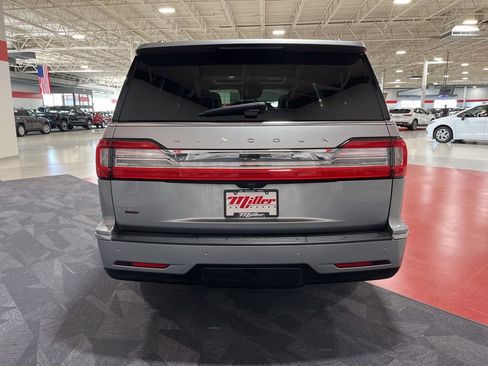 Used 2021 Lincoln Navigator L Reserve w/ Luxury Package AWD/4WD image 4