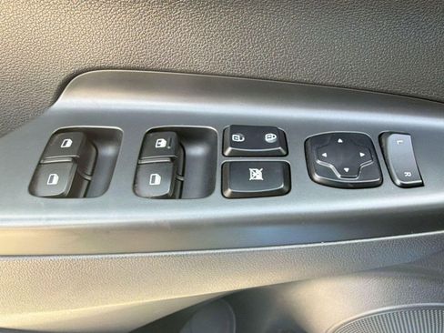 Used 2022 Hyundai Kona SEL image 13