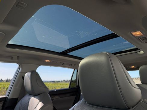 Used 2022 Toyota Highlander Platinum AWD/4WD image 21