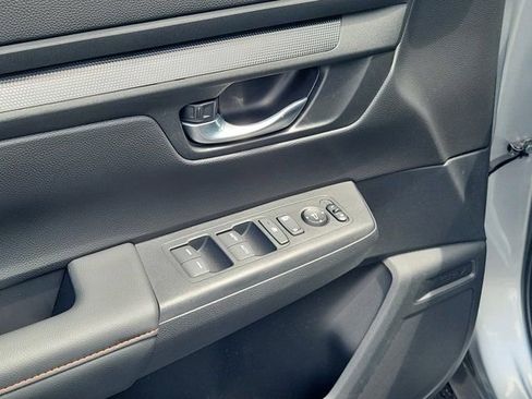 Used 2025 Honda CR-V Sport image 17