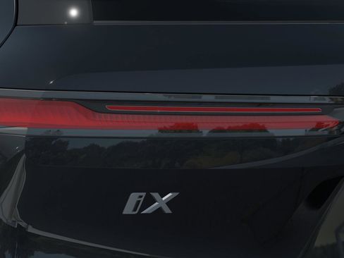 New 2026 BMW iX xDrive60 w/ Climate Comfort Package image 8