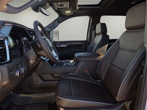 New 2026 GMC Sierra 3500 Denali w/ Denali Reserve Package image 15