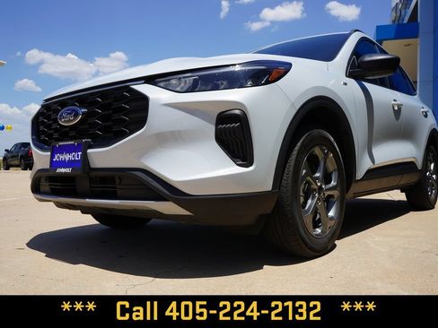 Used 2025 Ford Escape ST-Line AWD/4WD image 4