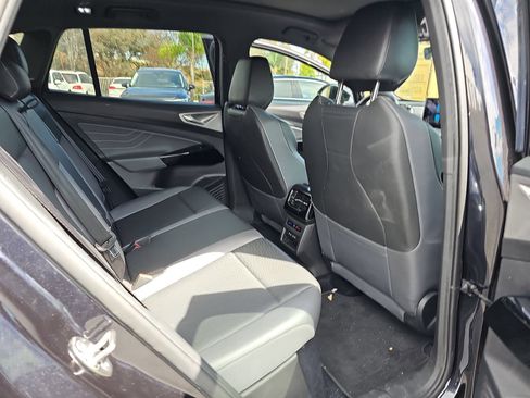 Used 2023 Volkswagen ID.4 Pro S Plus RWD image 14