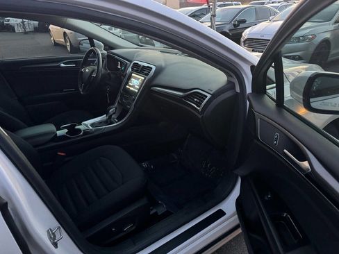 Used 2016 Ford Fusion SE image 15
