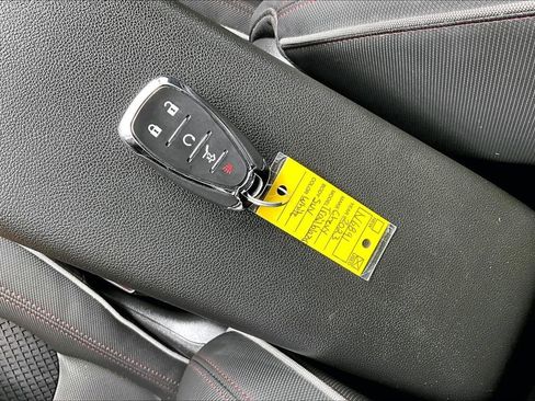 Used 2023 Chevrolet TrailBlazer RS w/ Sun and Liftgate Package image 40