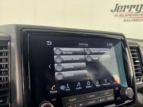 Used 2024 Nissan Frontier PRO-4X w/ Technology Package AWD/4WD image 16