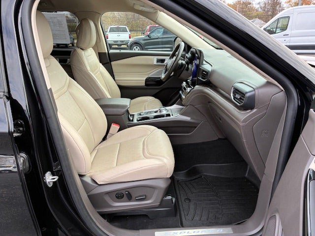 Used 2021 Ford Explorer Platinum w/ Equipment Group 601A AWD/4WD image 15